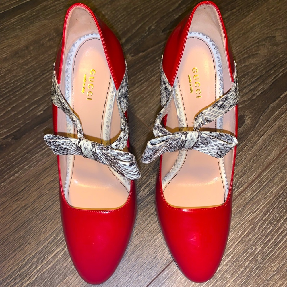 🔥Gucci Shoes with Bow🔥